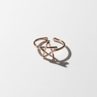 Minimalist Outline Star Ring